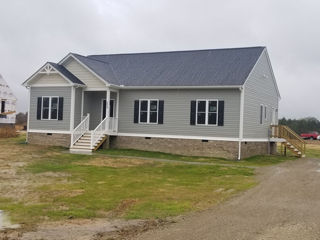 Primary Photo - Beautiful Rancher in New Kent County!