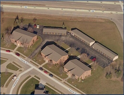 Primary Photo - Southbreeze Apartments