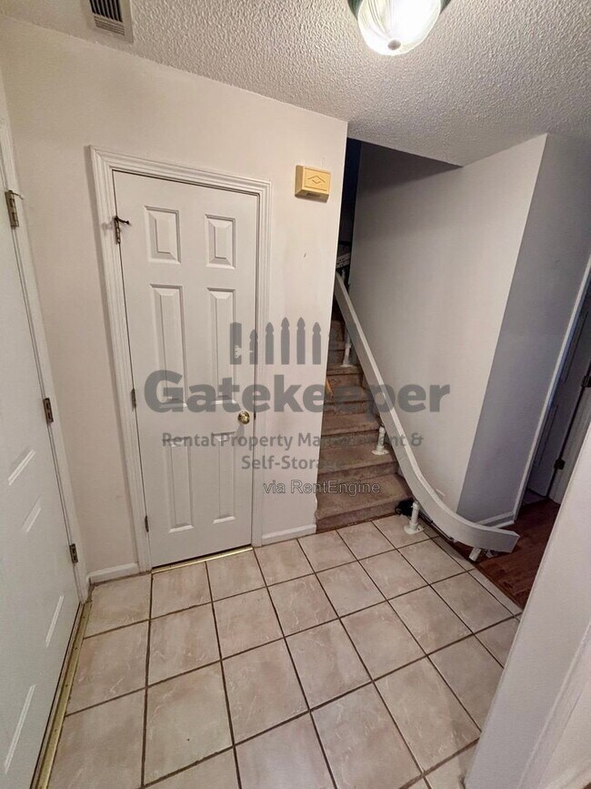 Foto del edificio - 644 N Fairfield Dr
