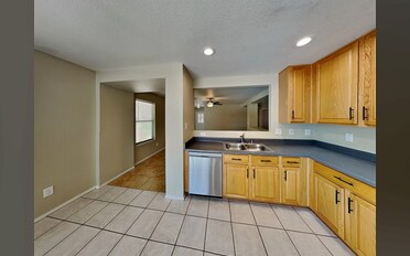 Building Photo - 3410 S Bowman Rd