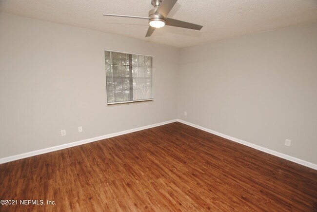 Foto del edificio - 1404 Kettering Way