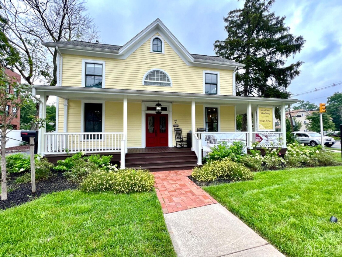 Primary Photo - 156 Durham Ave