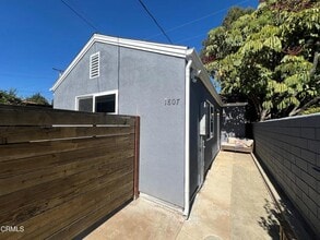 Building Photo - 1807 Meadowbrook Rd