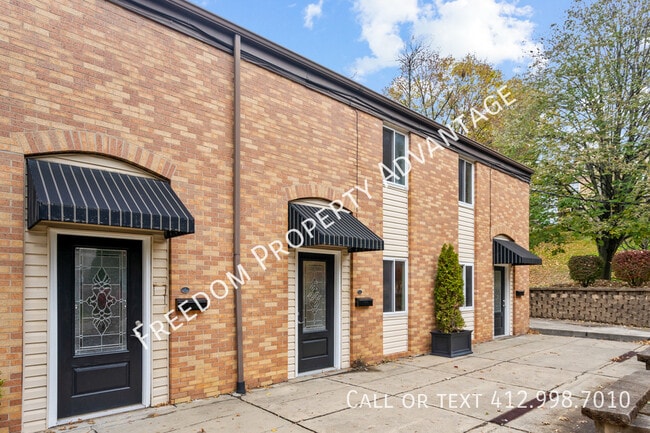 Building Photo - 320 Bank St