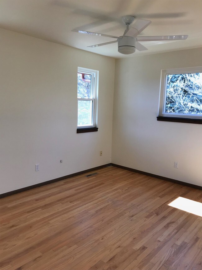 Building Photo - 2664 Kalmia Ave