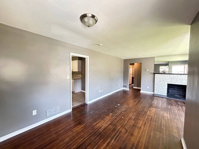 Foto del edificio - Rutland House ** MOVE IN SPECIAL $75 GIFT ...