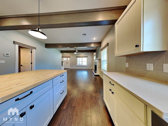 Foto del edificio - 405 S Carl St