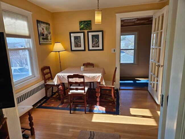 dining room - 151 Walsh St