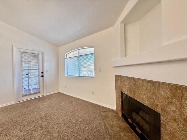 Foto del edificio - 3320 S Fort Apache Rd