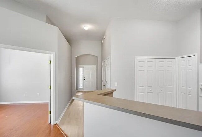 Building Photo - Charming 2-Bed, 2- bath Townhouse for Rent