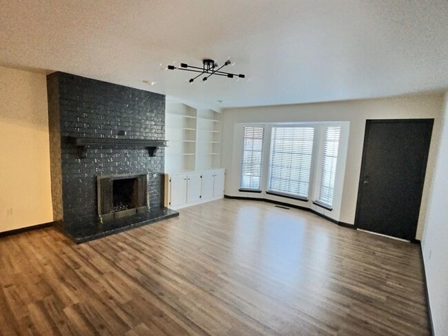 Building Photo - 316 Town Park Rd