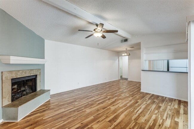 Building Photo - 6916 Scenic Brook Dr