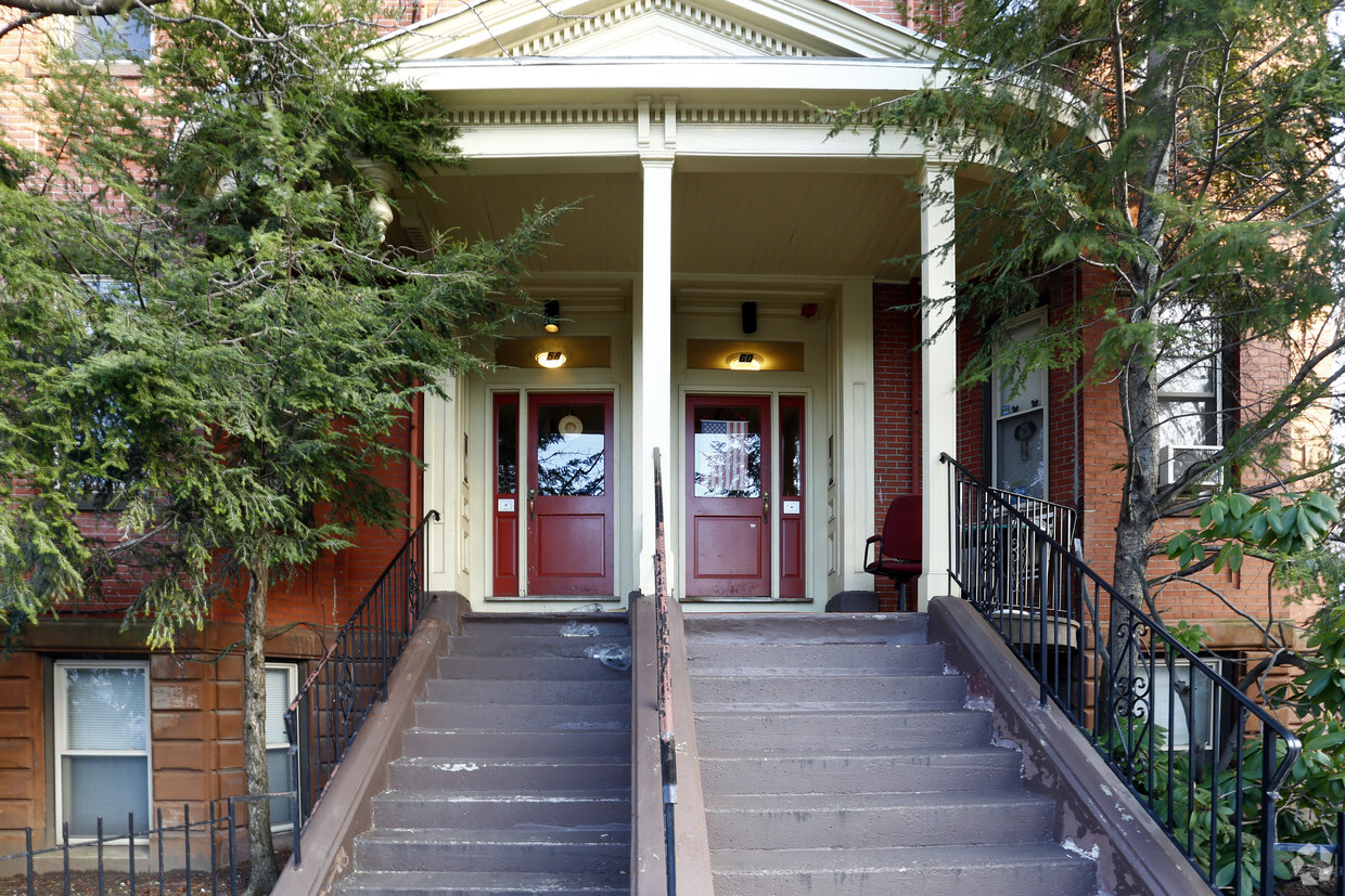 Building Photo - Mount Vernon Street Apartments