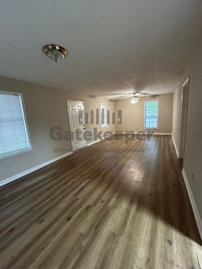 Foto del edificio - 115 Meadowbrook Ct