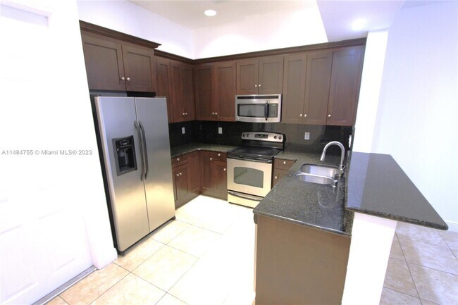 Building Photo - 3110 SW 47th St