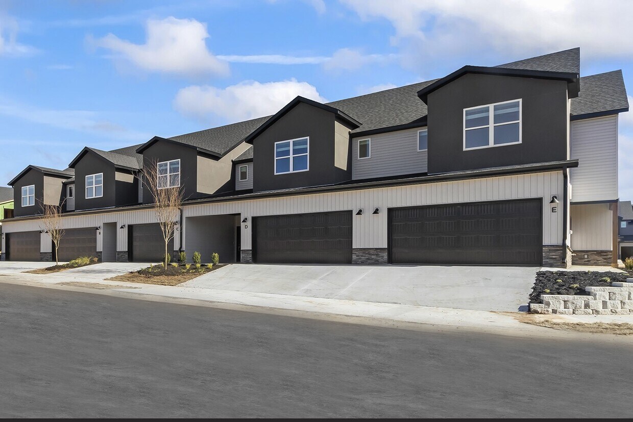 Hillcrest Village 3958 Cornell Dr Springdale, AR Apartments for