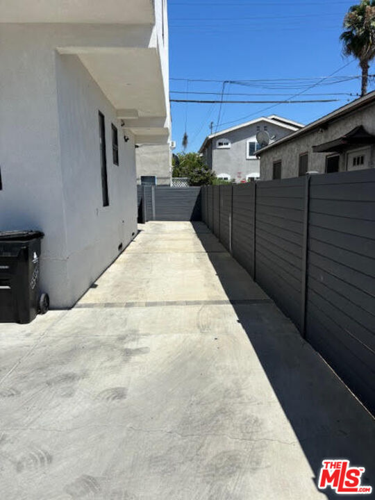 Building Photo - 640 Heliotrope Dr