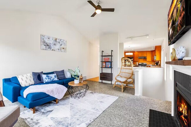 Foto del edificio - Charming Craftsman-Style Home in the Heart...