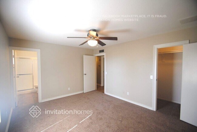 Foto del edificio - 6439 E Albany St