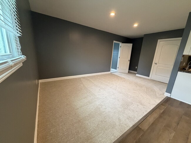 Foto del edificio - 3218 28th Ave Dr NE