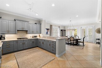 Building Photo - 2864 Tiburon Blvd E