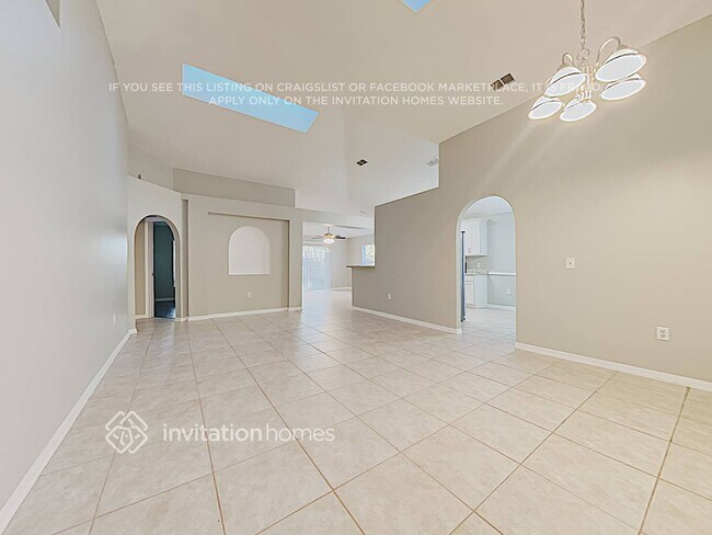 Building Photo - 14520 Lake Price Dr