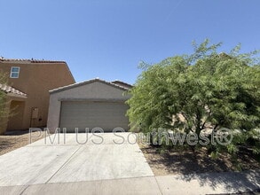 Building Photo - 2411 Village Dr