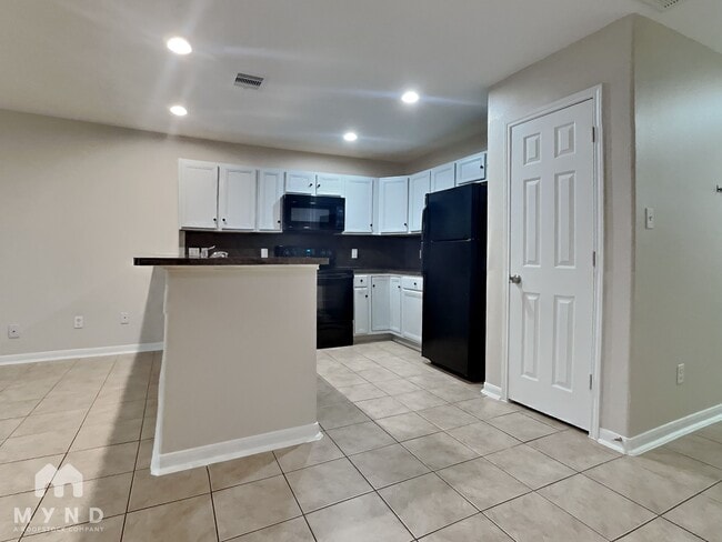 Building Photo - 6128 Sidney St