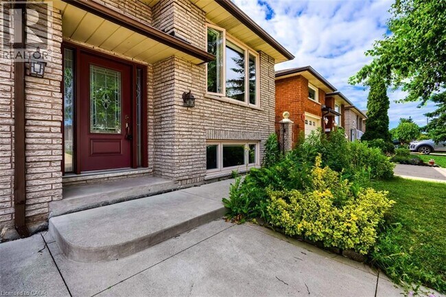 Building Photo - 15 Kingsberry St