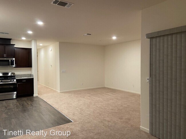 Foto del edificio - 4 br, 2 bath House - 4275 Theresa Ln.