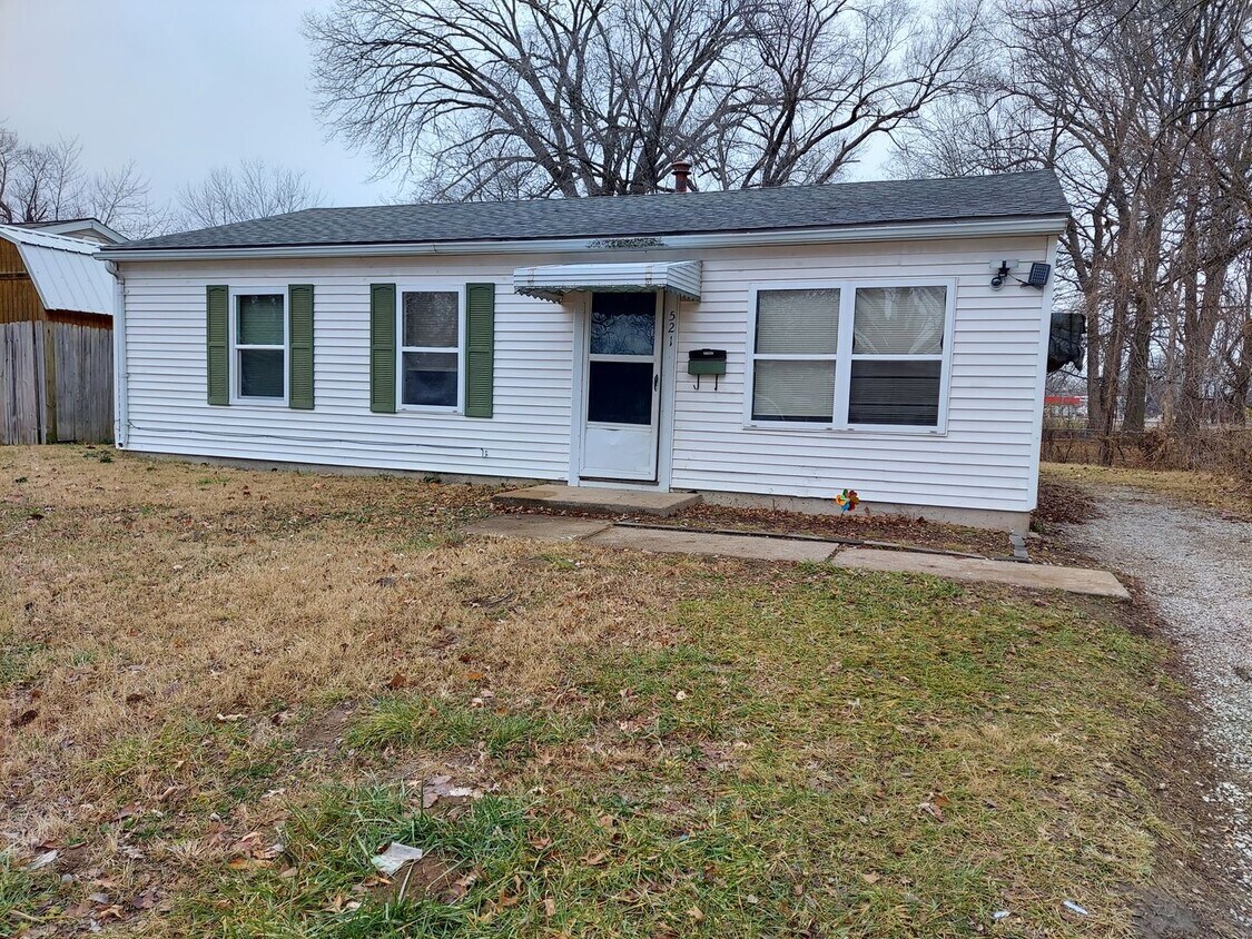 521 St James Ln, Cahokia Heights, IL 62206 House Rental in Cahokia