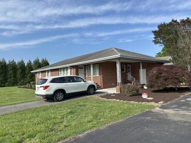 Building Photo - 30317 Marva Rd