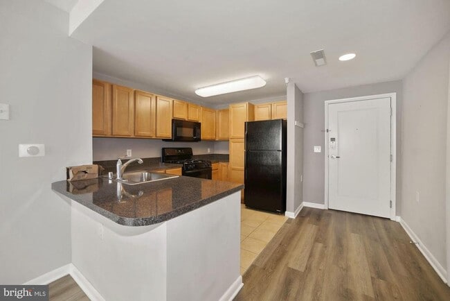 Building Photo - 350 G St SW