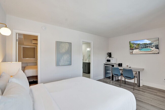 Building Photo - 3821 N Ocean Blvd