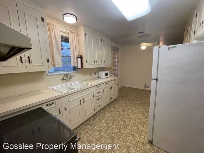 Foto del edificio - 3 br, 1.5 bath House - 2830 Alvin Lane