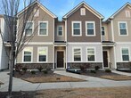 Foto principal - Gorgeous 2 Bedroom Townhome, With Amazingl...
