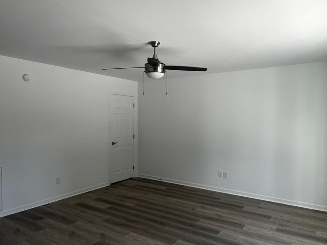 Building Photo - 723 Burks Hill Rd