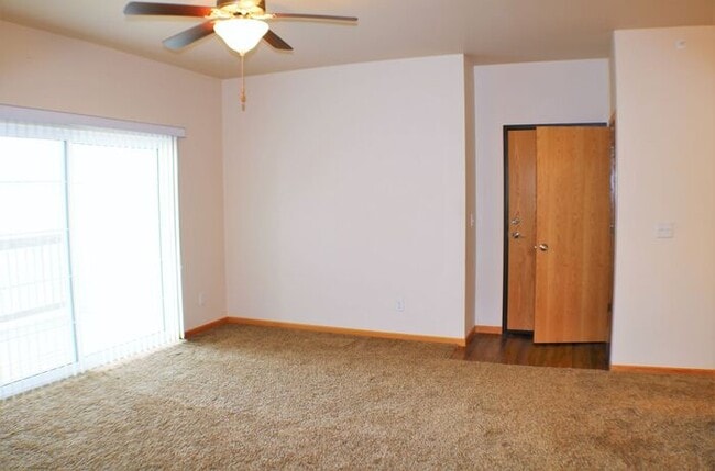 Building Photo - $1,200 | 2 Bedroom, 2 Bathroom Condo | No ...