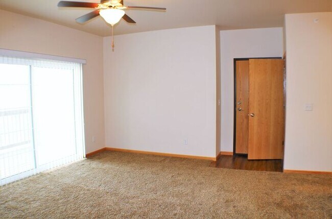 Foto del edificio - $1,200 | 2 Bedroom, 2 Bathroom Condo | No ...
