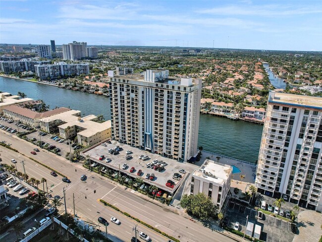 Foto del edificio - 1600 S Ocean Dr