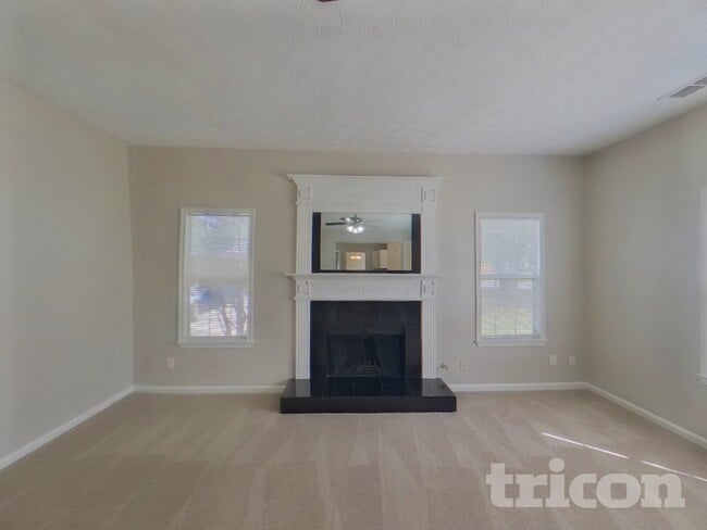 Foto del edificio - 2338 Briar Knoll Rd