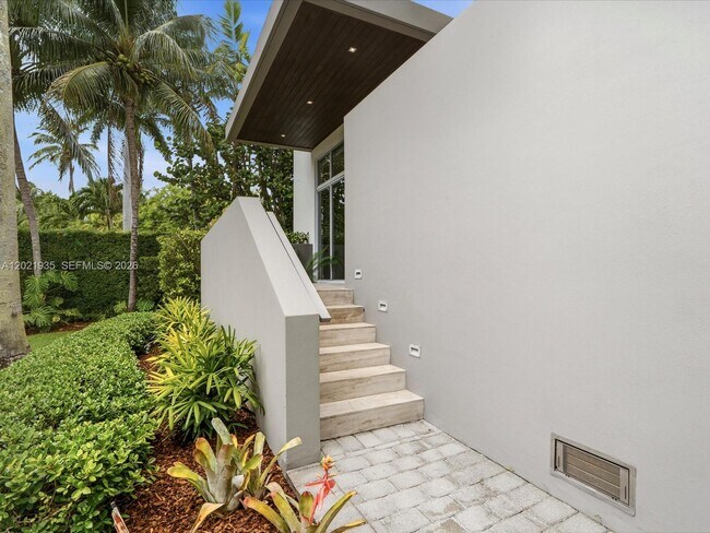 Foto del edificio - 125 Hampton Ln