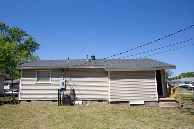 Building Photo - 604 Dorothy Dr