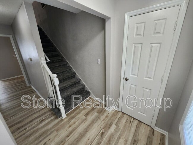 Building Photo - 1255 E Dawn Dr