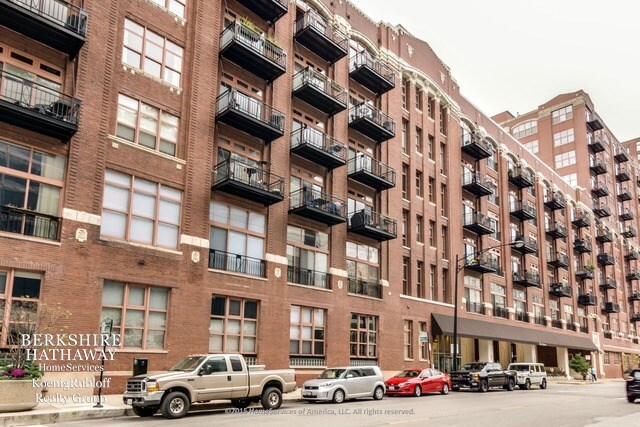 Foto principal - 360 W Illinois St