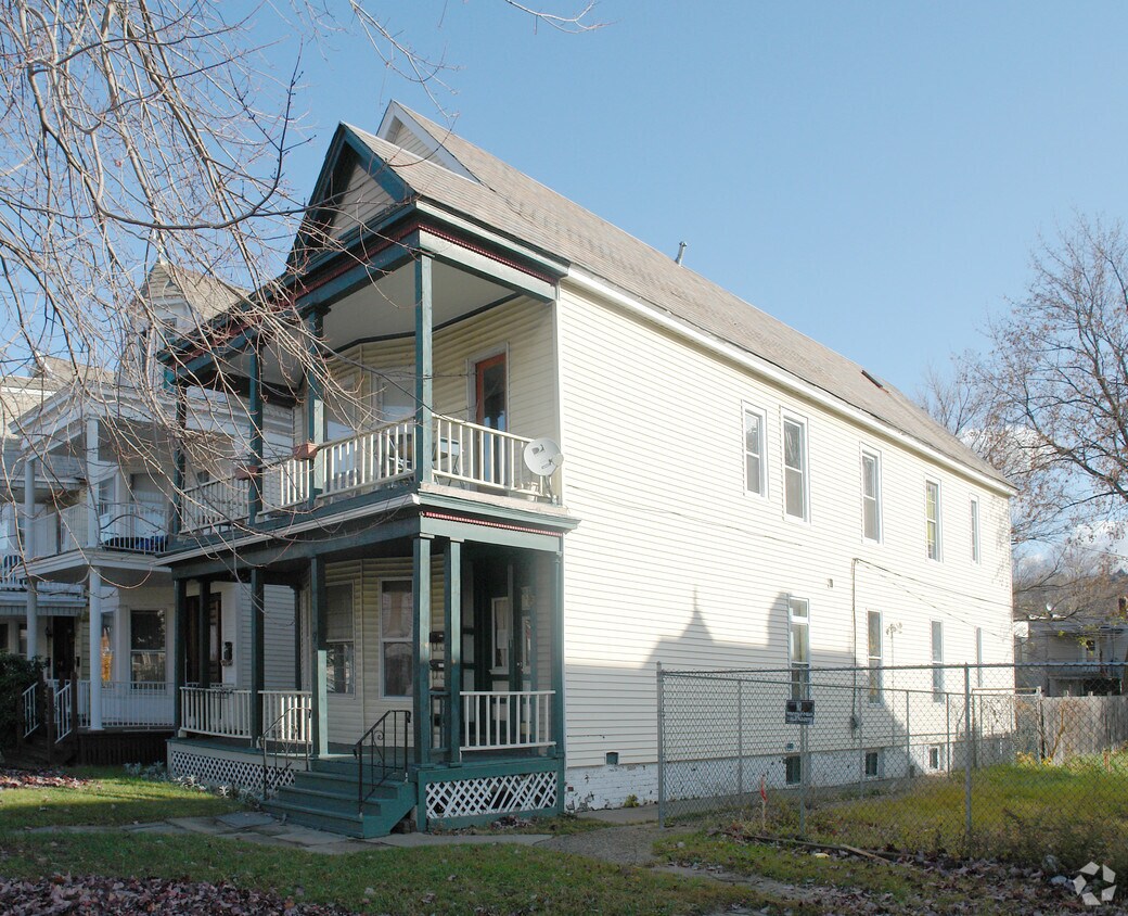 Primary Photo - 7 Florence Pl