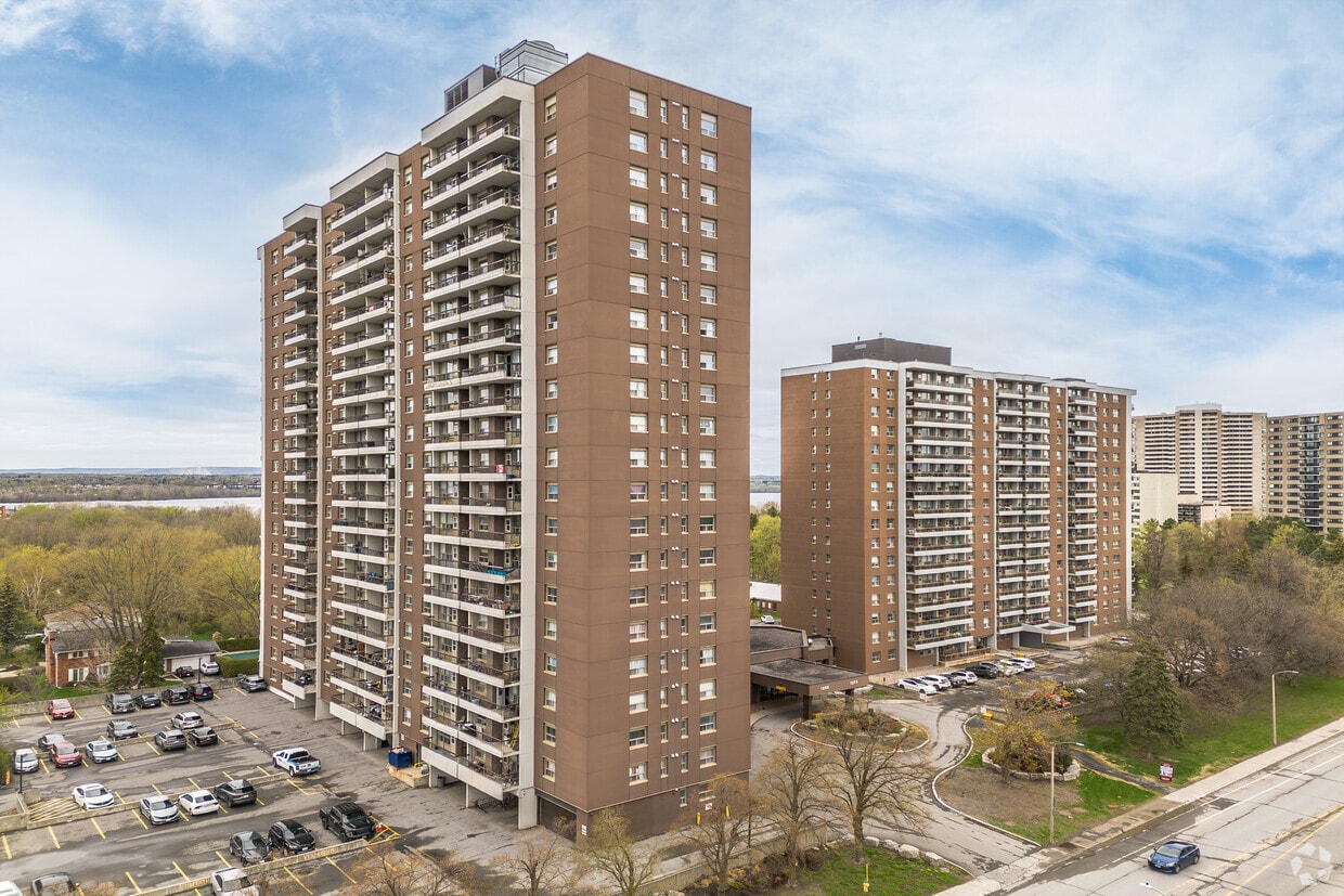 Primary Photo - Richmond Park Square