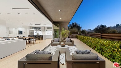 Building Photo - 5958 Paseo Cyn Dr