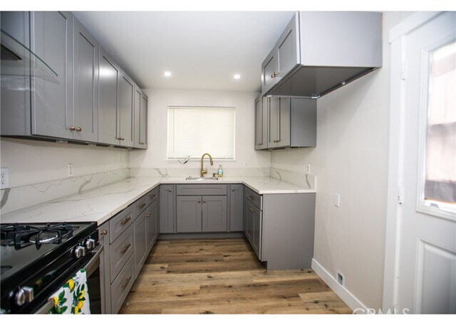 Foto del edificio - 496 W 48th St