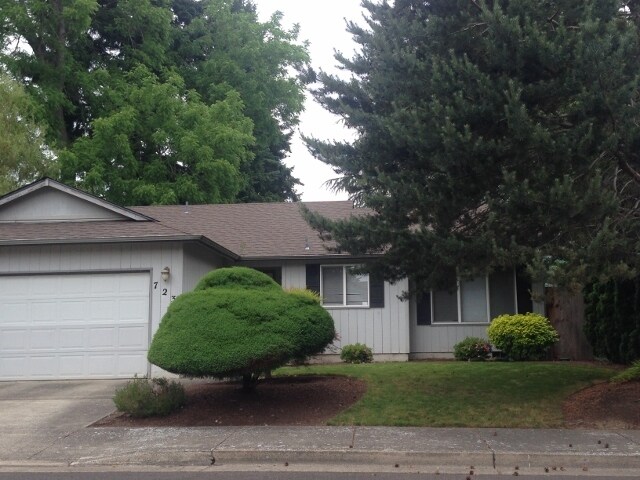 Primary Photo - 723 Max Ct N
